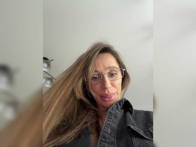 ParisSaintGermain's BongaCams show and profile