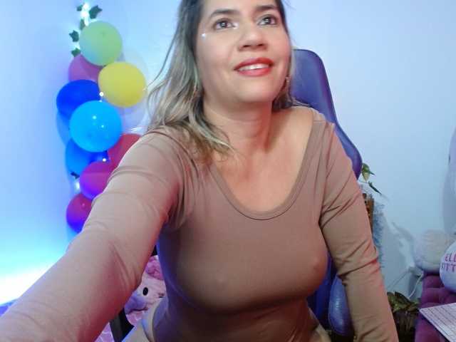 hot-sexy-bunny live cam on BongaCams