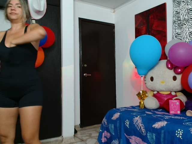 hot-sexy-bunny live cam on BongaCams