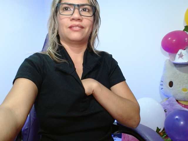 hot-sexy-bunny live cam on BongaCams