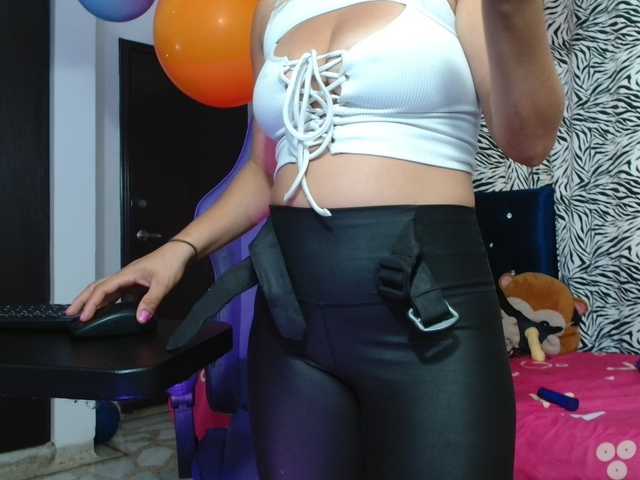 hot-sexy-bunny live cam on BongaCams