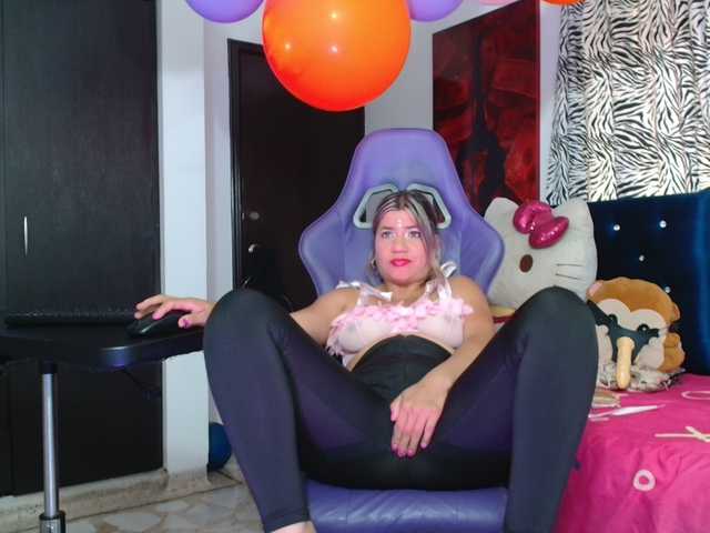 hot-sexy-bunny live cam on BongaCams