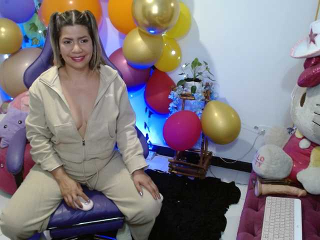 hot-sexy-bunny live cam on BongaCams