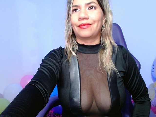 hot-sexy-bunny live cam on BongaCams