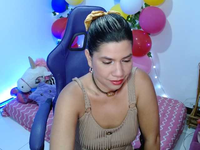hot-sexy-bunny live cam on BongaCams
