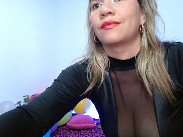 hot-sexy-bunny live cam on BongaCams