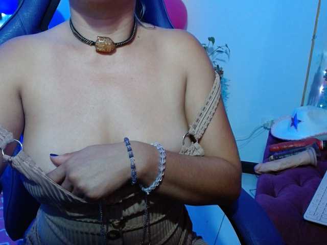 hot-sexy-bunny live cam on BongaCams