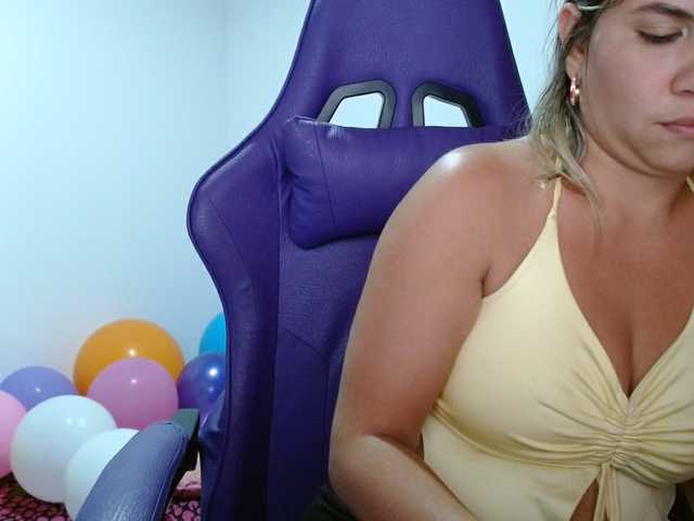 hot-sexy-bunny live cam on BongaCams
