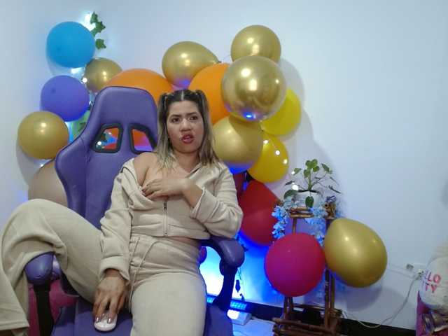 hot-sexy-bunny live cam on BongaCams