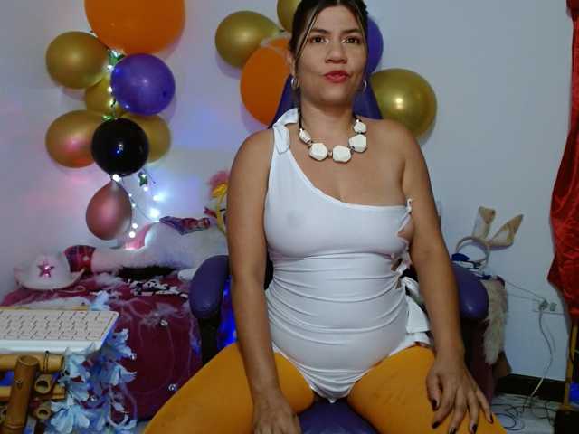 hot-sexy-bunny live cam on BongaCams