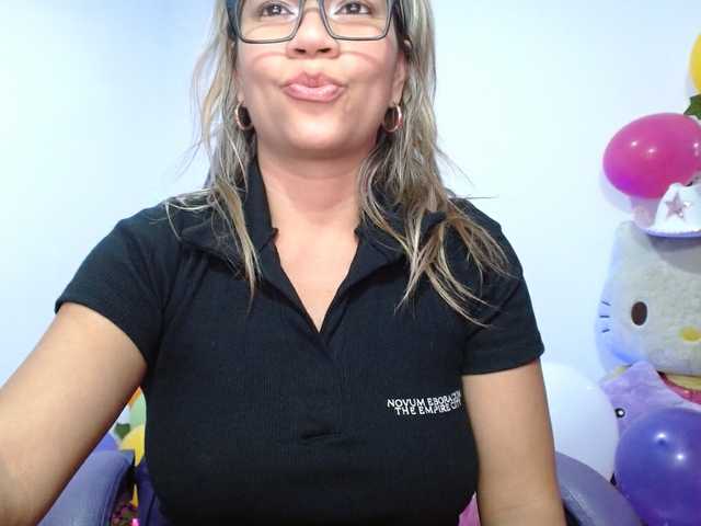 hot-sexy-bunny live cam on BongaCams