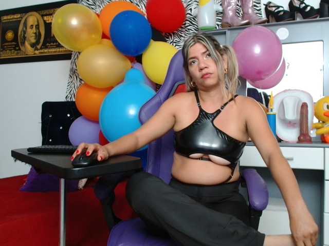 hot-sexy-bunny live cam on BongaCams
