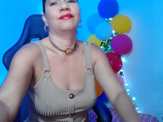hot-sexy-bunny live cam on BongaCams
