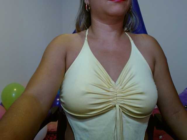 hot-sexy-bunny live cam on BongaCams