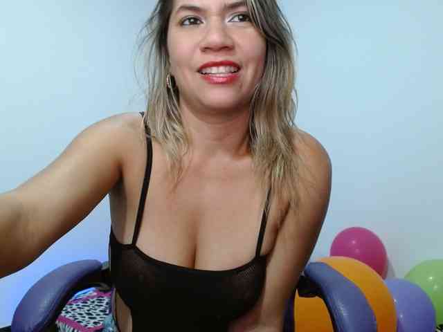 hot-sexy-bunny webcam
