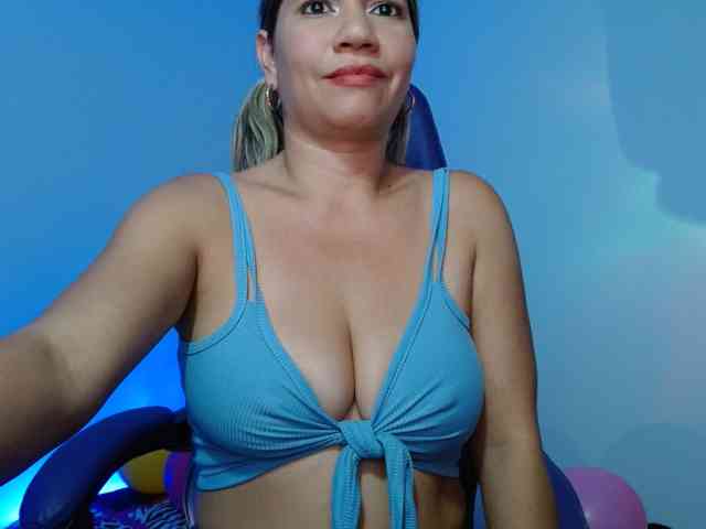 hot-sexy-bunny webcam