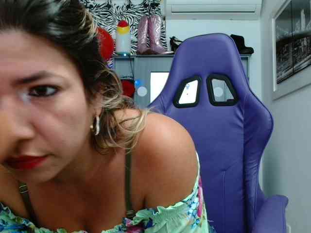 hot-sexy-bunny webcam