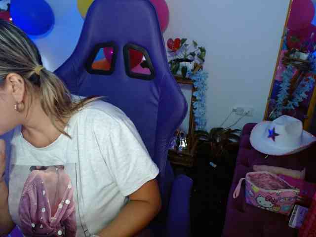 hot-sexy-bunny webcam