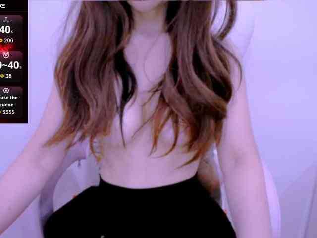 Model: Cheriana
