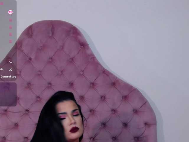 Margosha-yours live cam on BongaCams