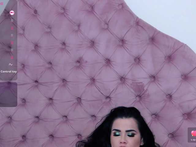 Margosha-yours live cam on BongaCams