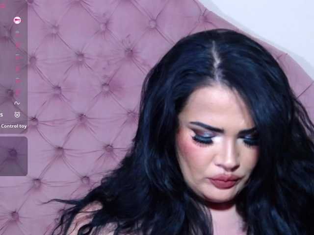 Margosha-yours live cam on BongaCams