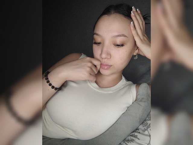 Arina979797 live cam on BongaCams