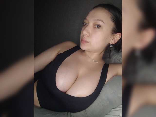 Arina979797, en directo ahora en BongaCams