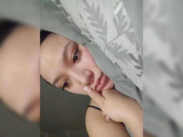 Arina979797 live cam on BongaCams