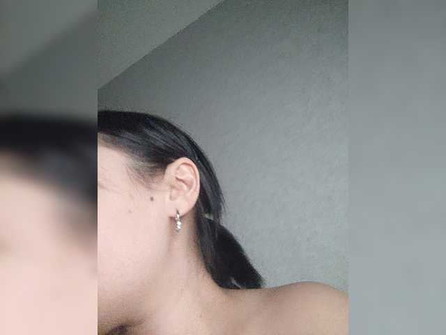 Arina979797 live cam on BongaCams