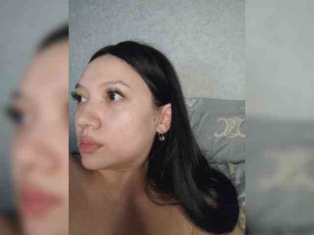 Este modelo está en vivo ahora. Arina979797