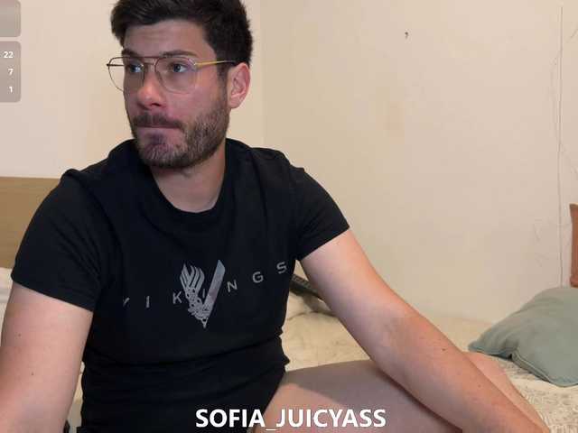 SofiaJuicyAss live cam