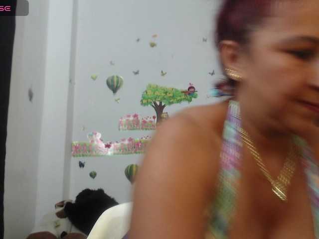 yosselin23 live cam on BongaCams