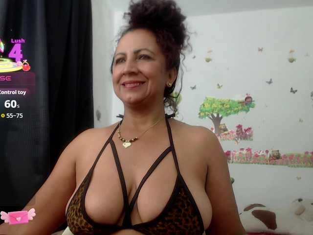 yosselin23 live cam on BongaCams