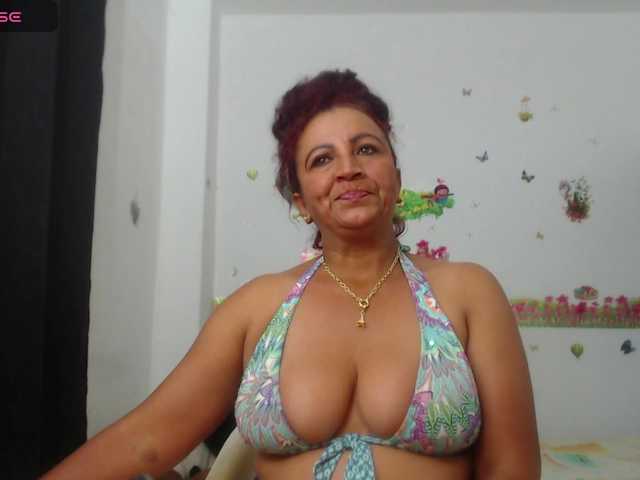 yosselin23 live cam on BongaCams