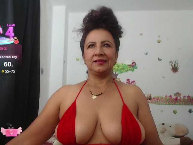 yosselin23 live cam on BongaCams