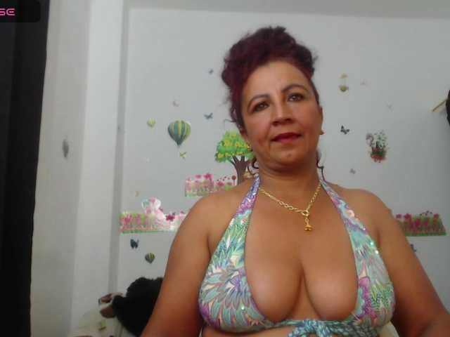 yosselin23 live cam on BongaCams