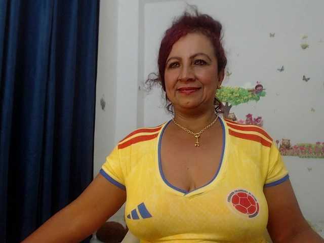 yosselin23 live cam on BongaCams