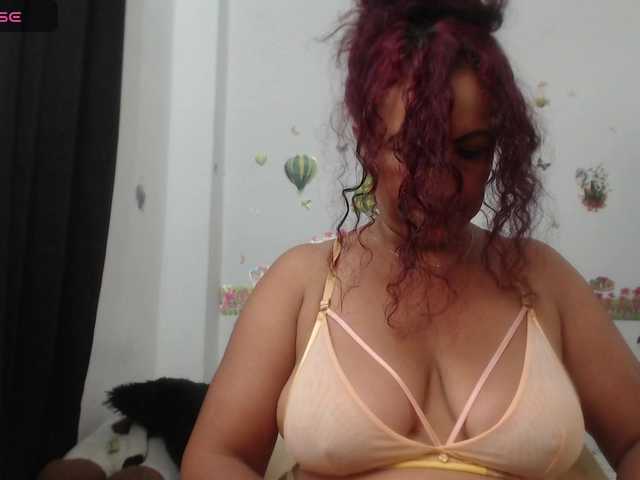 yosselin23 live cam on BongaCams