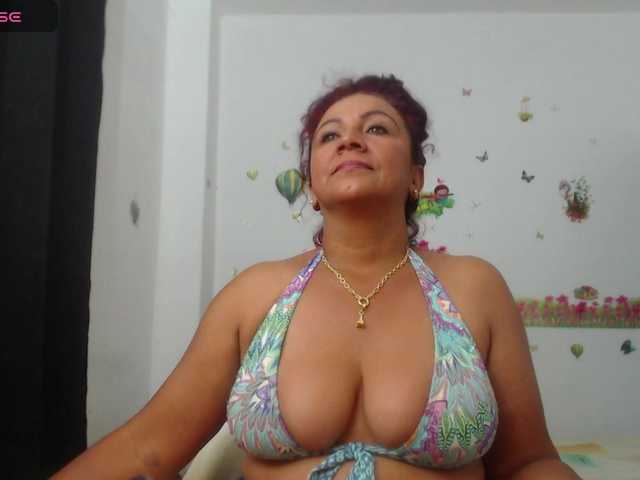 yosselin23 live cam on BongaCams
