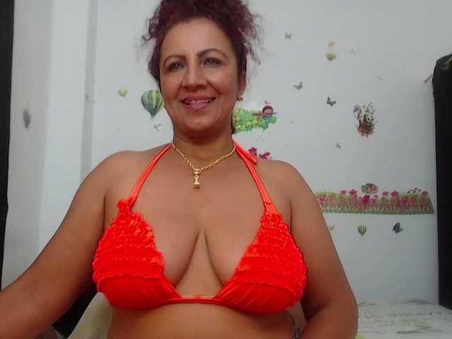 yosselin23 Live Cam on BongaCams