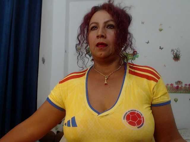 yosselin23 live cam on BongaCams