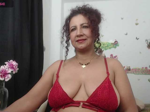 yosselin23 live cam on BongaCams