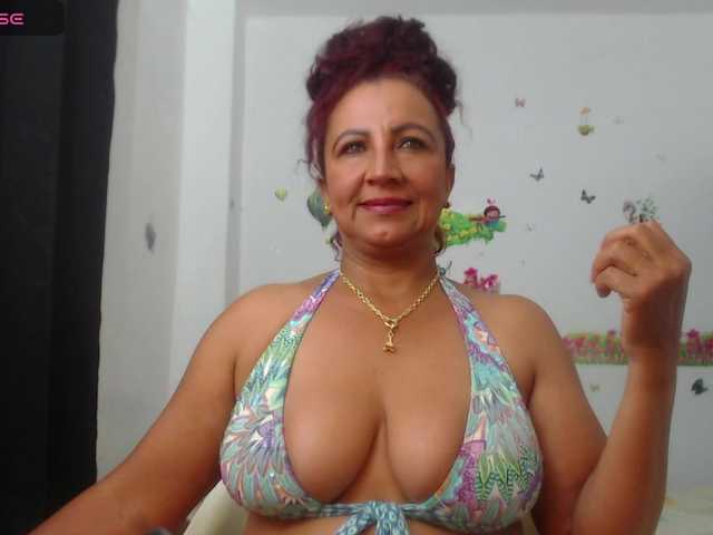 yosselin23 live cam on BongaCams