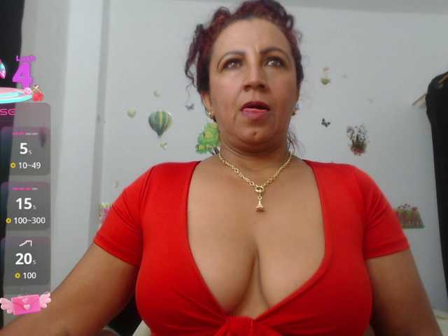 yosselin23 live cam on BongaCams