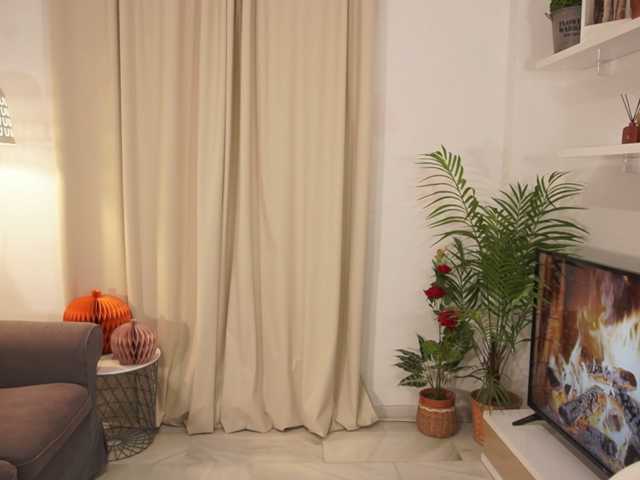 Raychell_Black live cam preview
