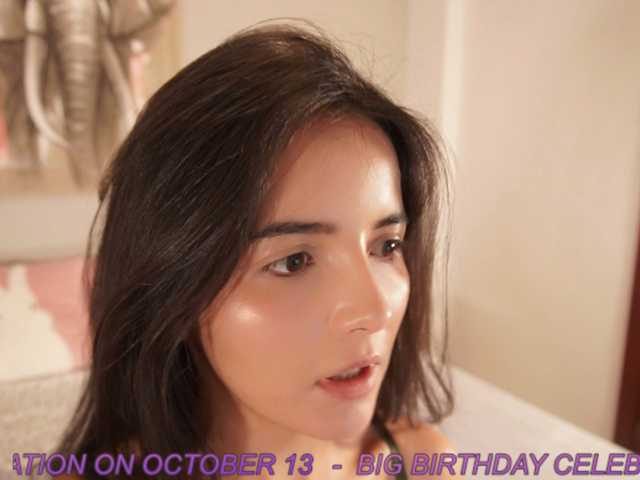 Raychell_Black live cam preview