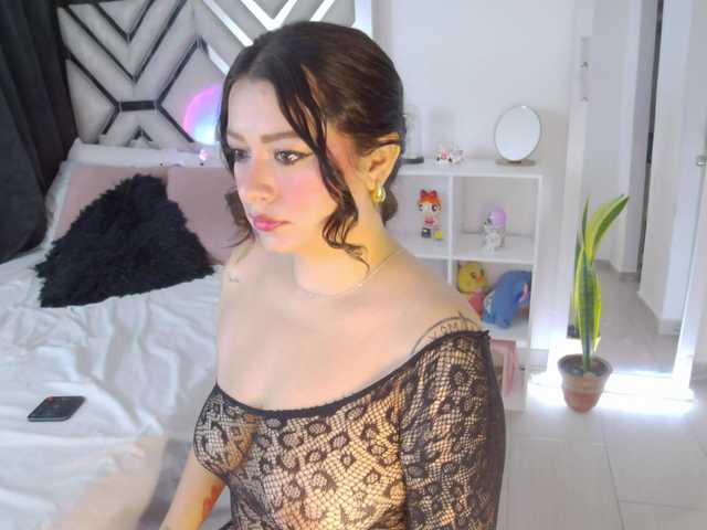 AlanaRouse1 live cam on BongaCams