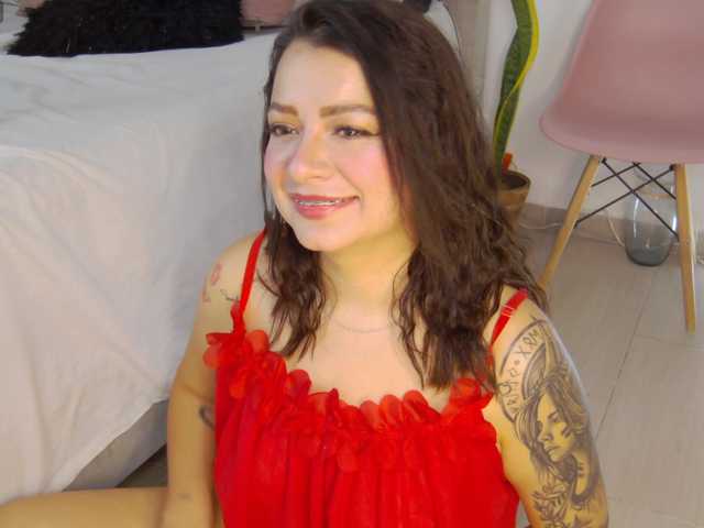 AlanaRouse1 live cam on BongaCams