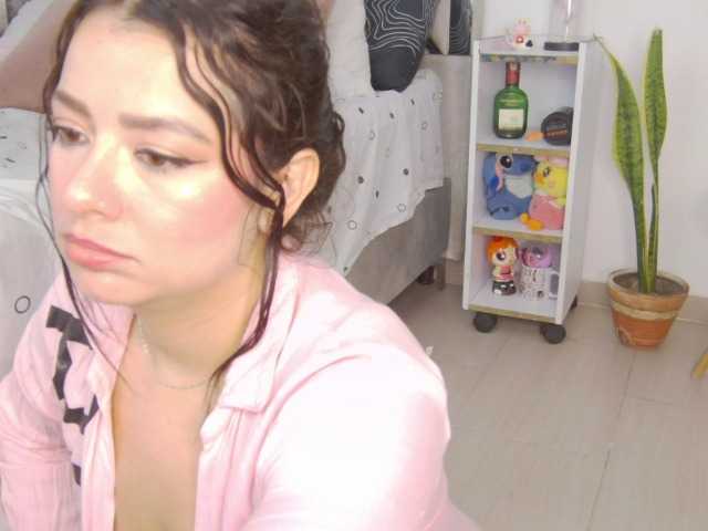 AlanaRouse1 live cam on BongaCams